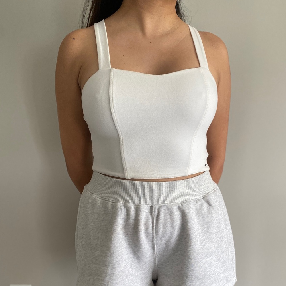 I’m Medium but this crop is Small size. Used couple of times.